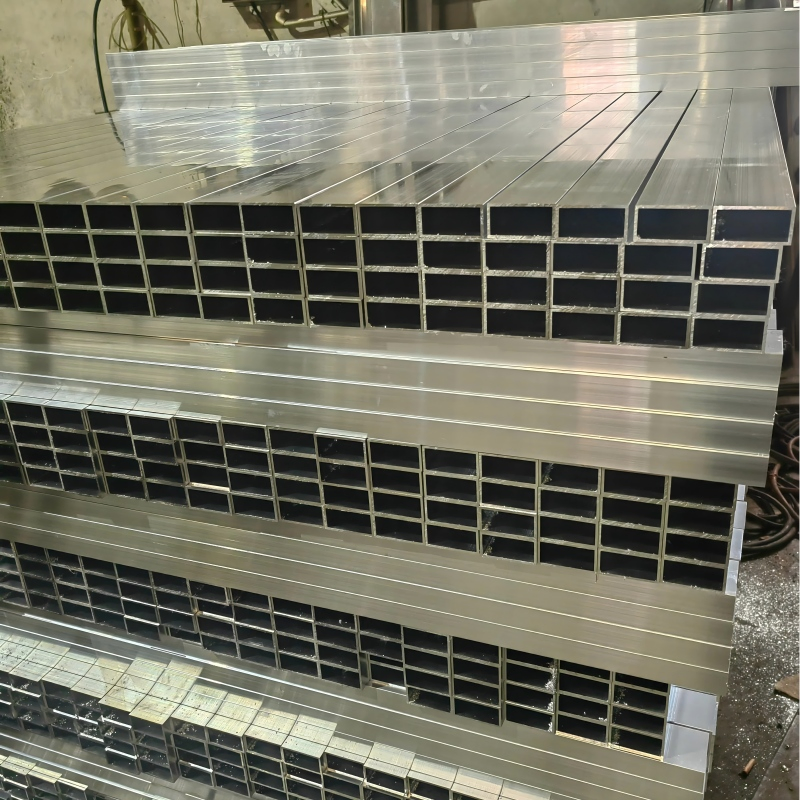 Precision-Cut Aluminum Rectangular Tubes for Display Stands