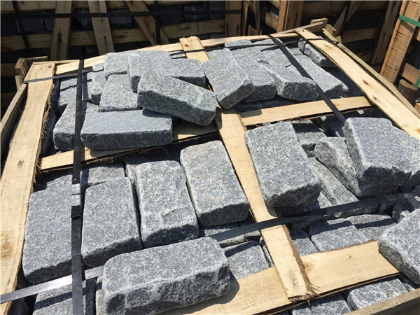 Tumbled Dark Grey Granite G654 Stone Paving for Driveway &Yard Pattern