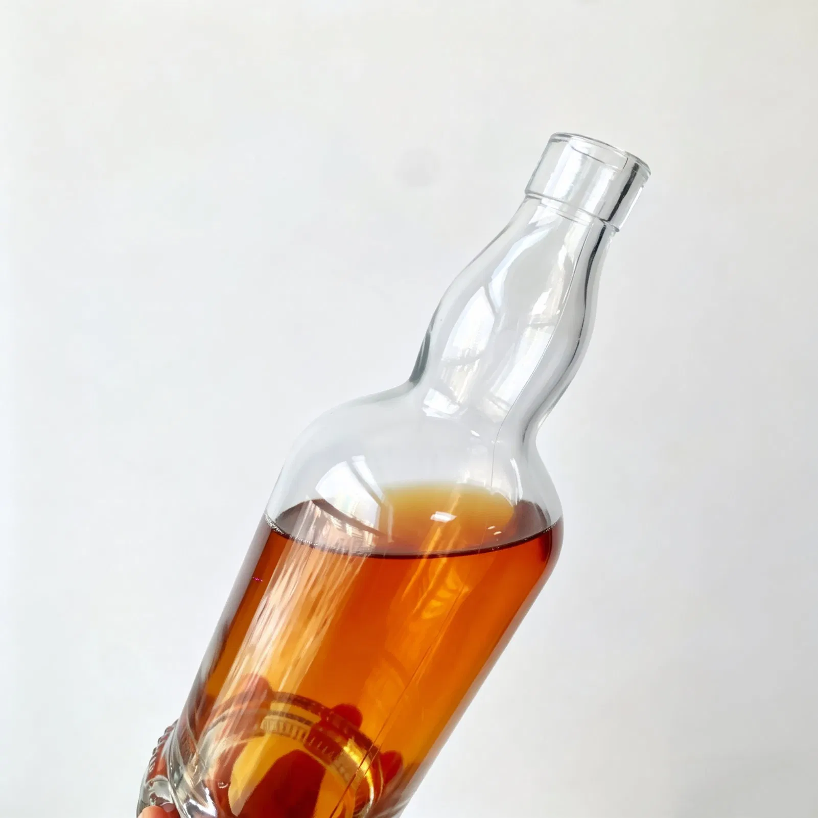 Стеклянная бутылка для виски 700 мл с логотипом