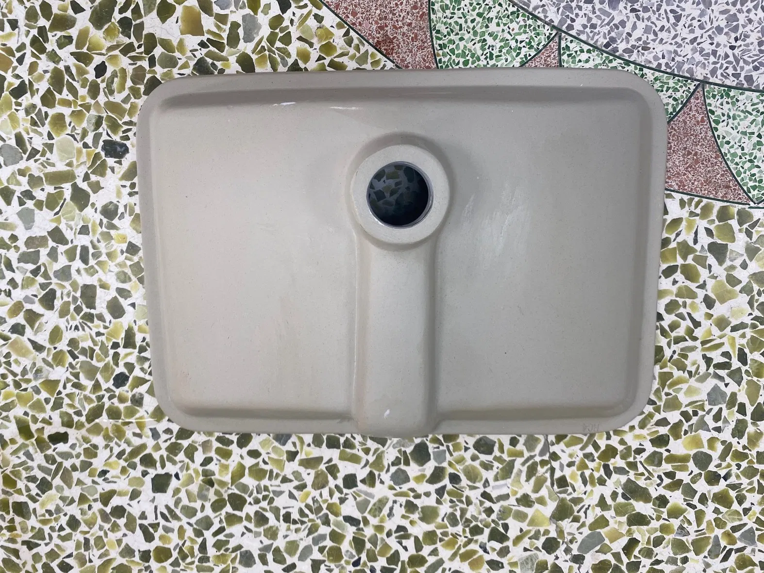 High Quality Rectangle Under Mounting Ceramic Wash Basin with Cupc Certificate 530X365X210mm