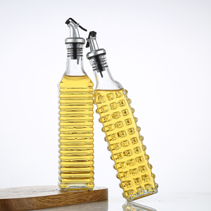 Carved Olive Oil Vinegar Dispenser Square Kitchen Cooking Oil Bottle Glass Oil Container with Oil Pourer