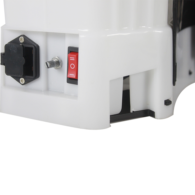 Rainmaker 18 Liter Garden Plastic Knapsack Pest Control Battery Operated Sprayer