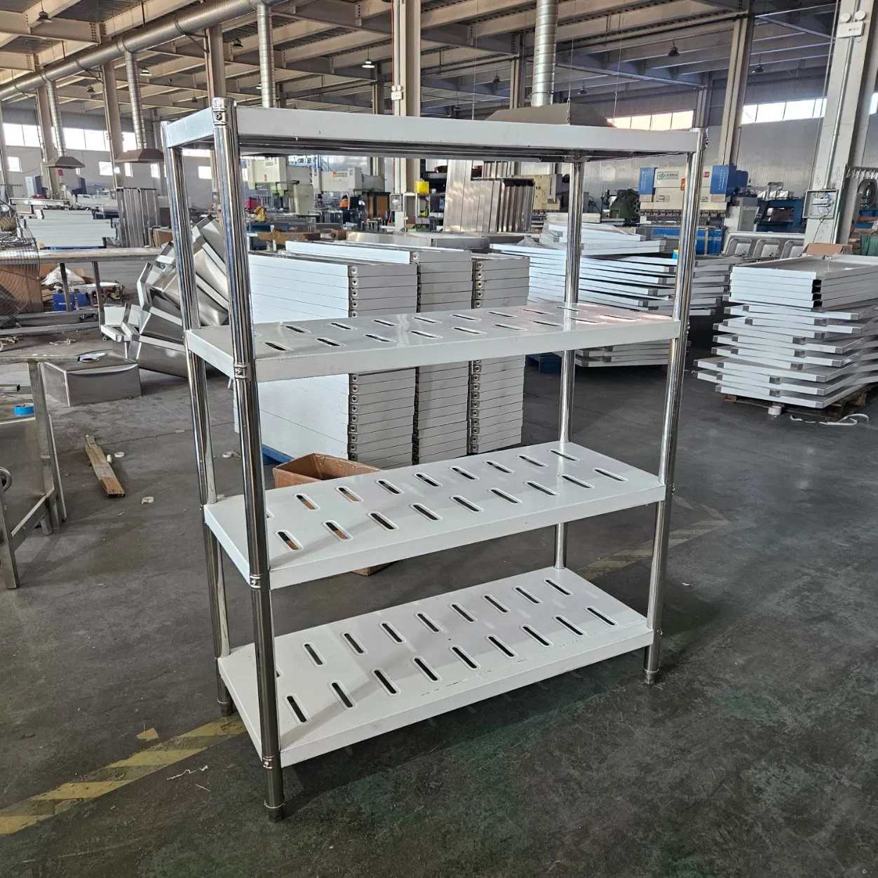 Commercial Outdoor Standing Wall Mounted 3/4/5 Tier Storage Mesh Shelf