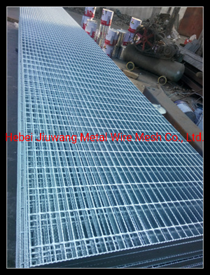 20FT*3FT Hot DIP Galvanized Serrated Grating for Nigeria Market