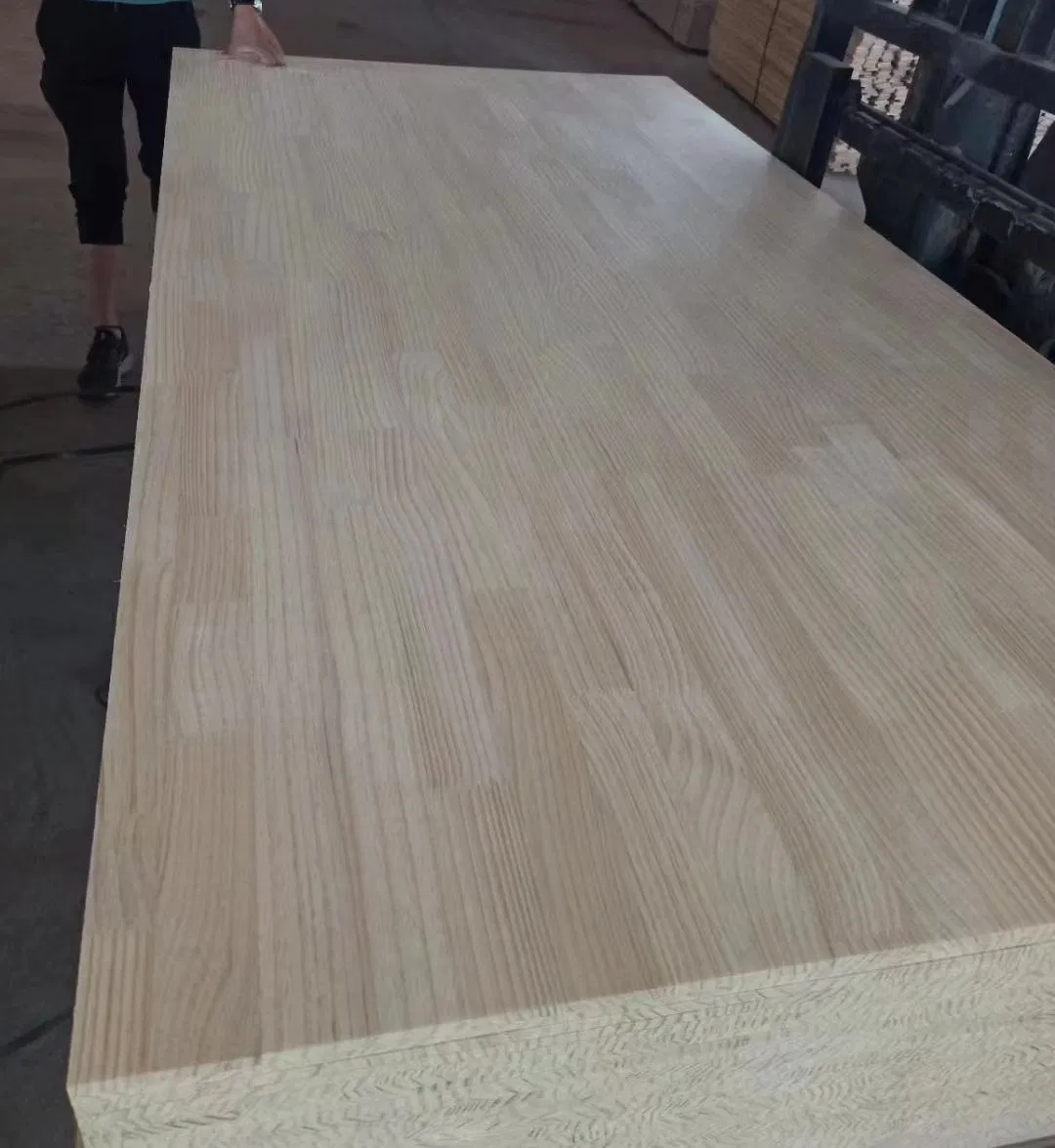 Solid Wood of High Quality Wholesale Radiation Pine Board Durable and Beautiful