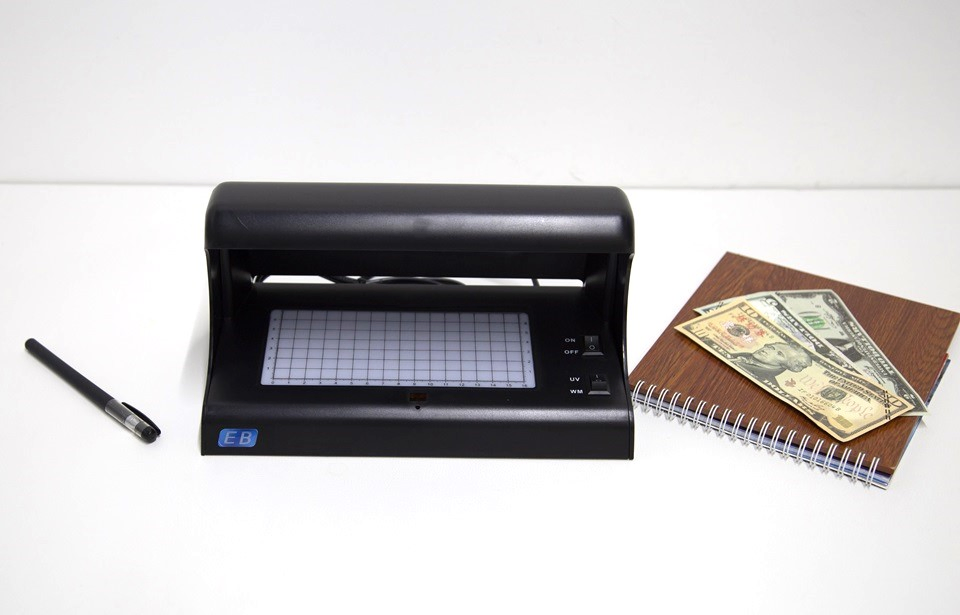 DC-109B1B-4 Electronic Counterfeit Money Detector  Portable Fake Money Detection