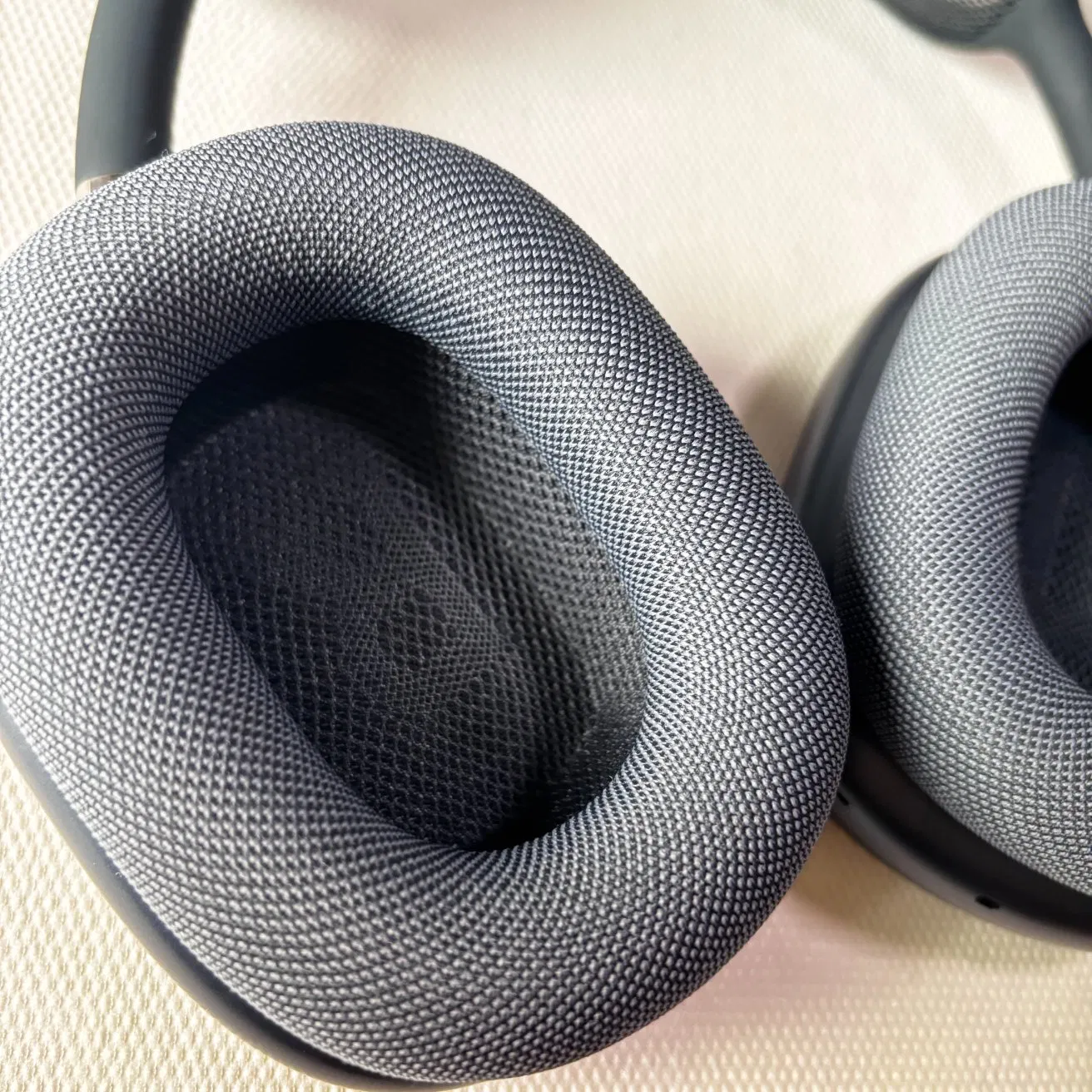 Top1 High Beauty Metal/Plastic Active Noise Reduction 1: 1 Label Max Wireless Earphones, Clear Call Space Audio Transparency Mode Earcup Headwear Earphones