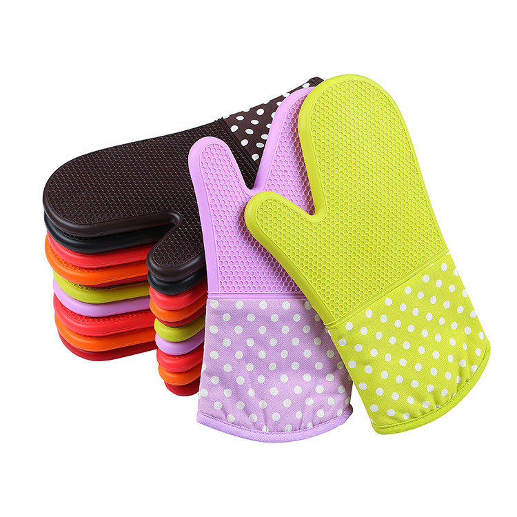 Polka DOT Oven Mitt and Pot Holder with Silicone