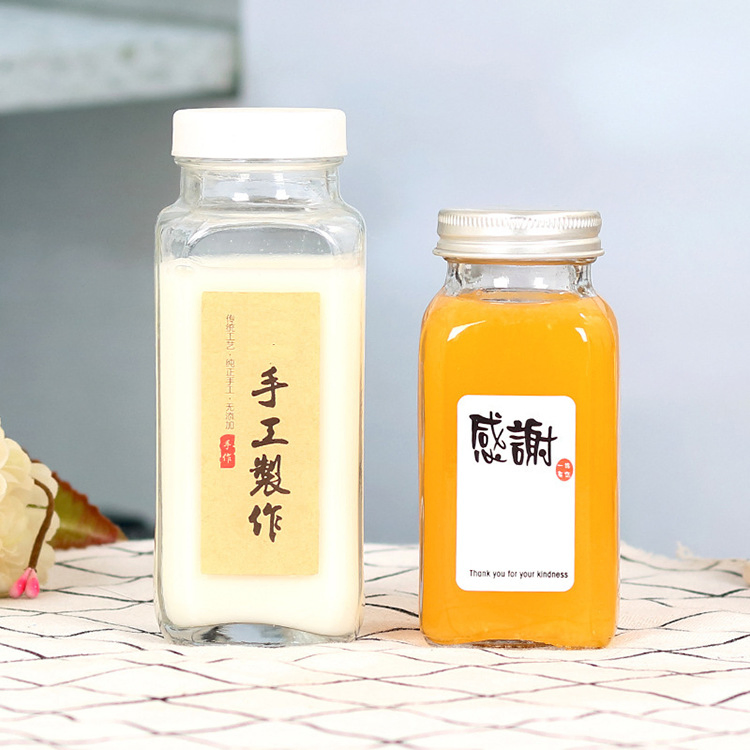 Квадратная стеклянная бутылка для напитков с крышкой