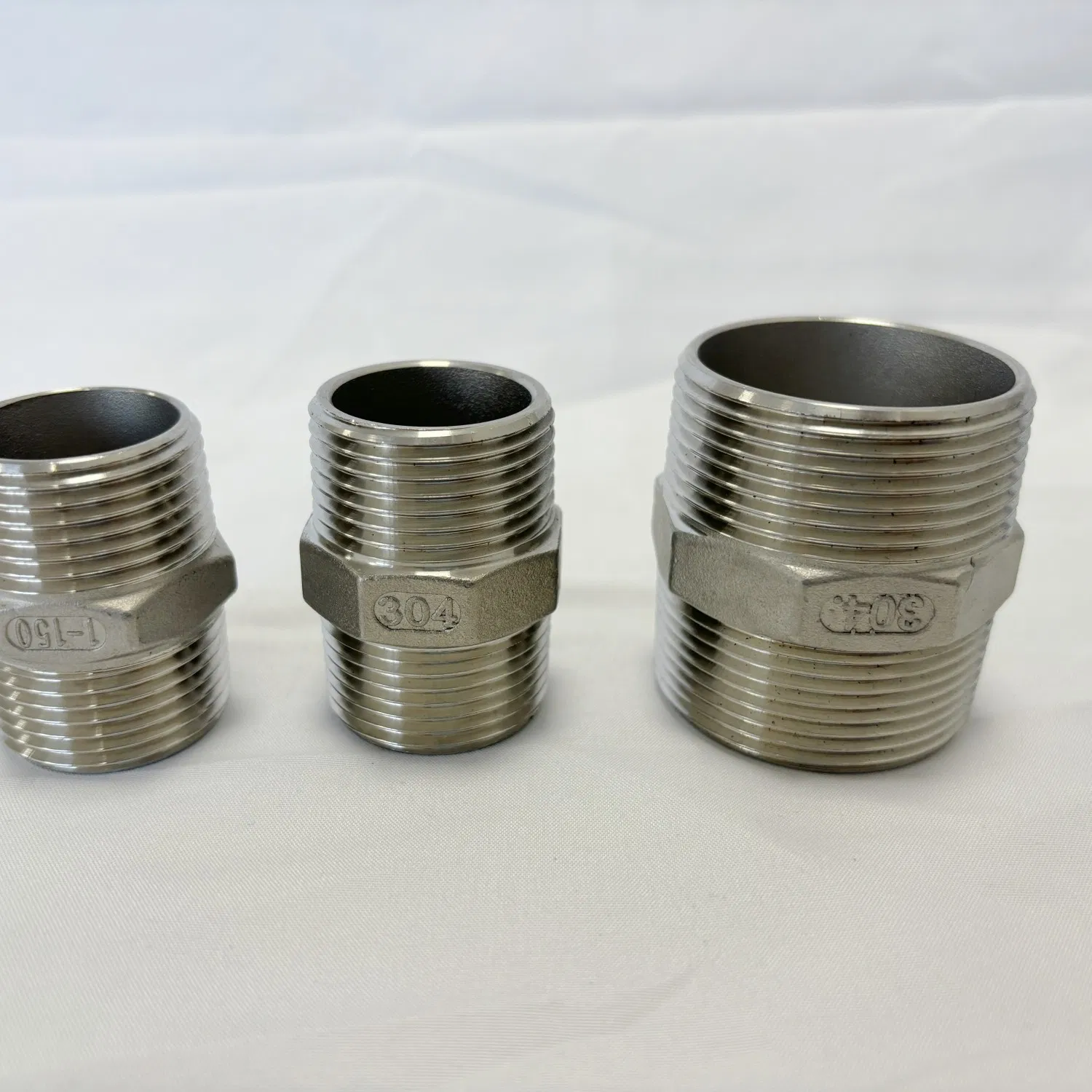 Heavy-Duty Stainless Steel Hex Nipple Pipe Fitting for Industrial Use