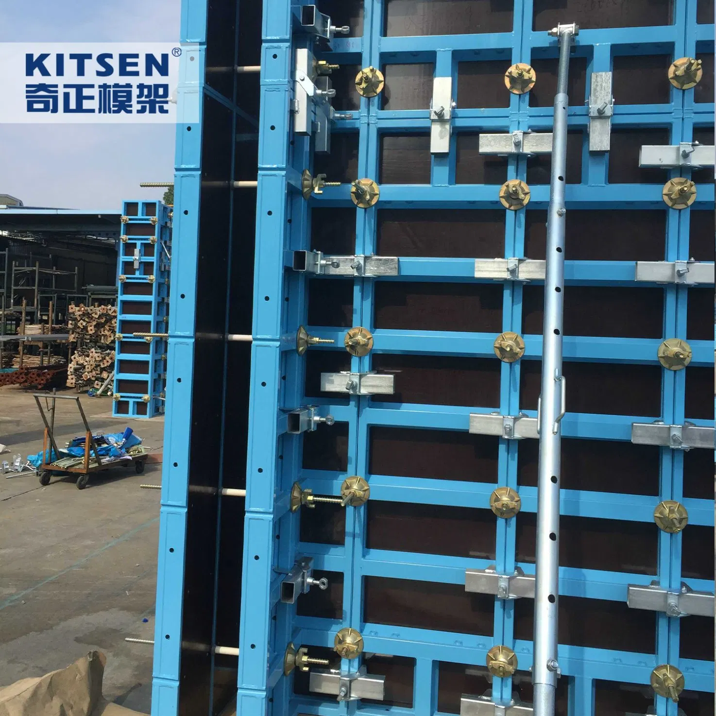 Aluminum Frame Formwork for Large-Scale Concrete Wall/Column Construction with Plywood