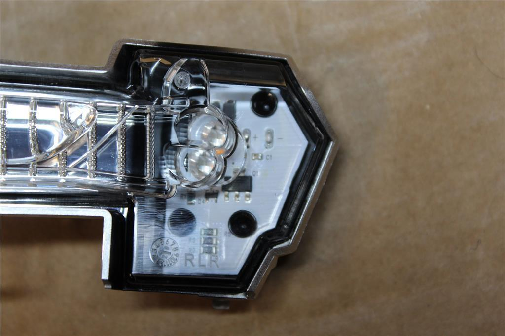 Повторитель поворота в зеркало Volkswagen ID.4 ID.5 Skoda Enyaq