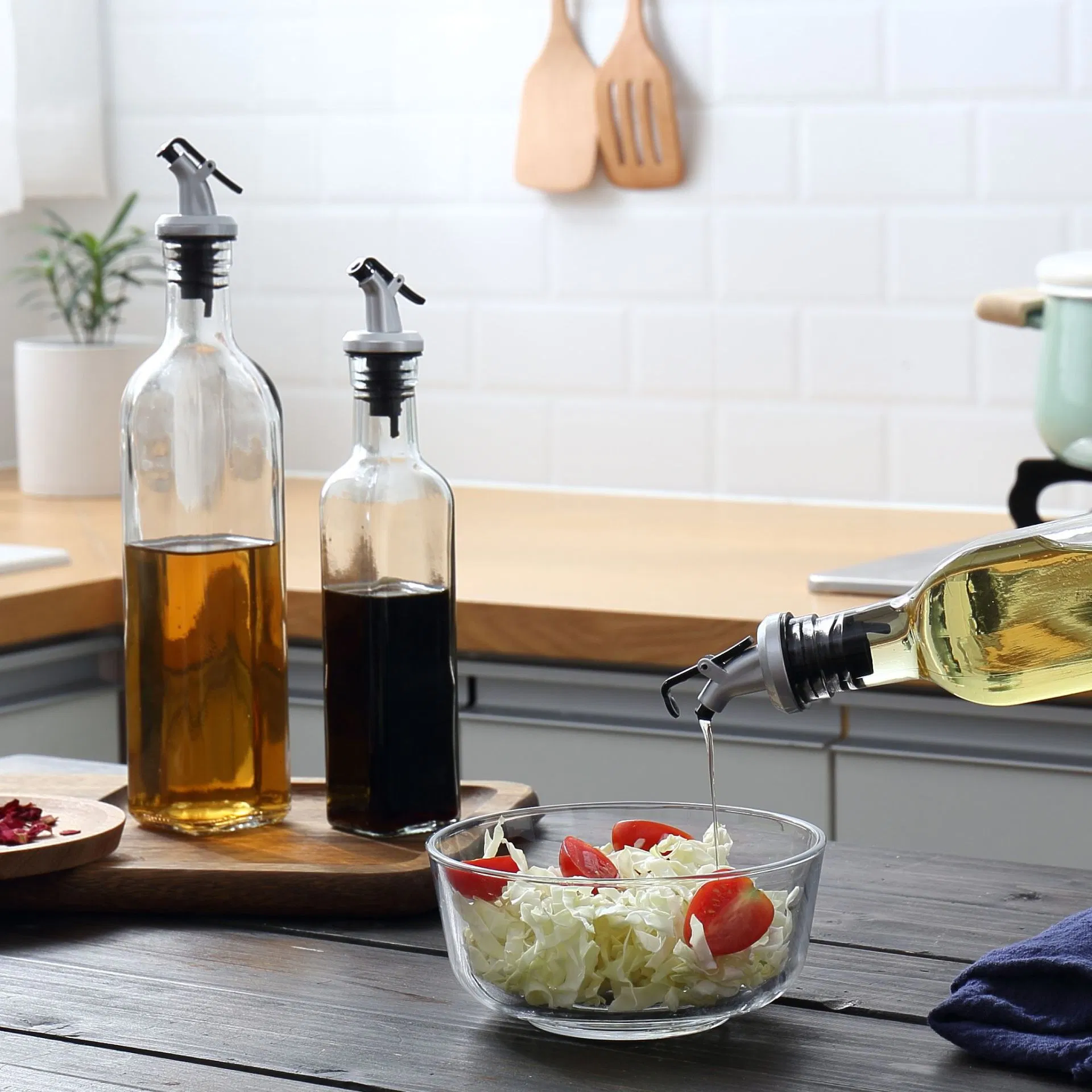 Empty Kitchen Square Vinegar Glass Cooking Olive Oil Bottle with Pourer Spout