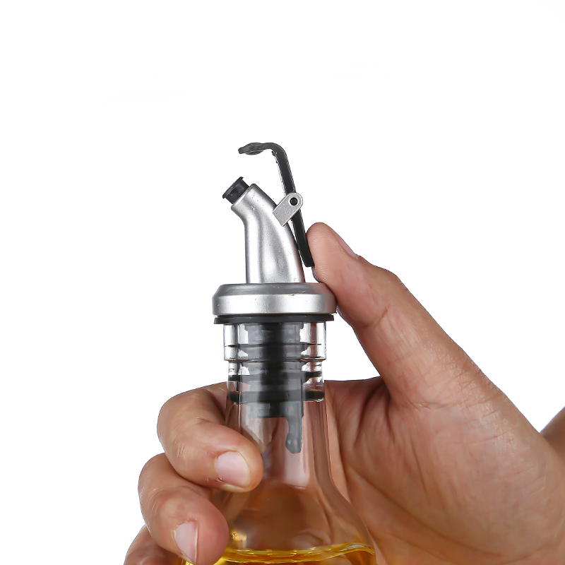 Carved Olive Oil Vinegar Dispenser Square Kitchen Cooking Oil Bottle Glass Oil Container with Oil Pourer