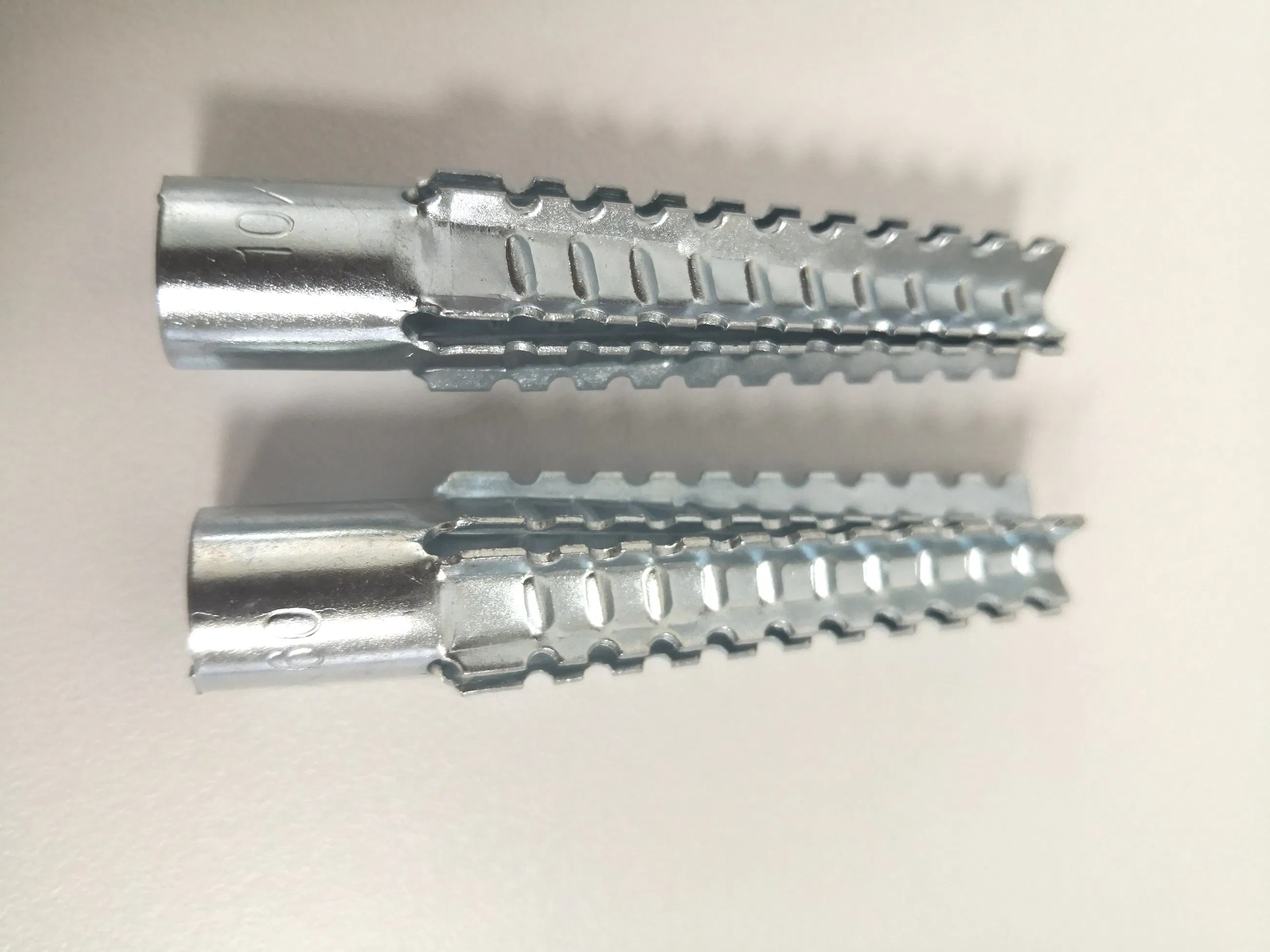 Carbon Steel Metal Anchor for Hammering Into Aerated Concrete Saw Anchor 5X30/6X32/8X38/8X60/10X60