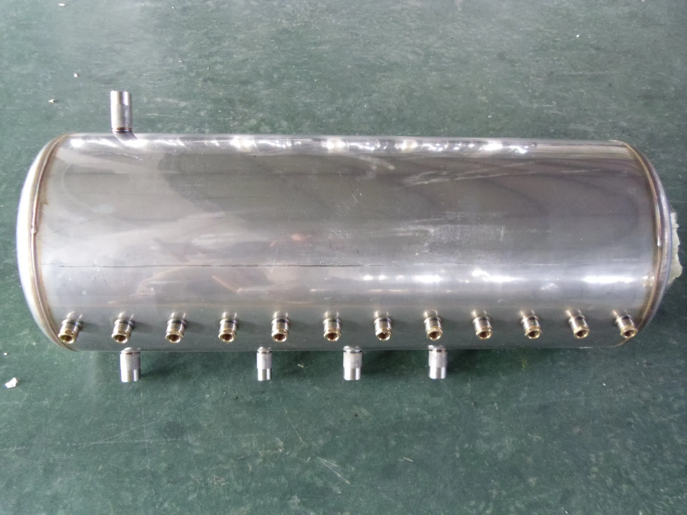 High Efficiency Pressurized Heat Pipe Solar Water Heater (INLIGHT)