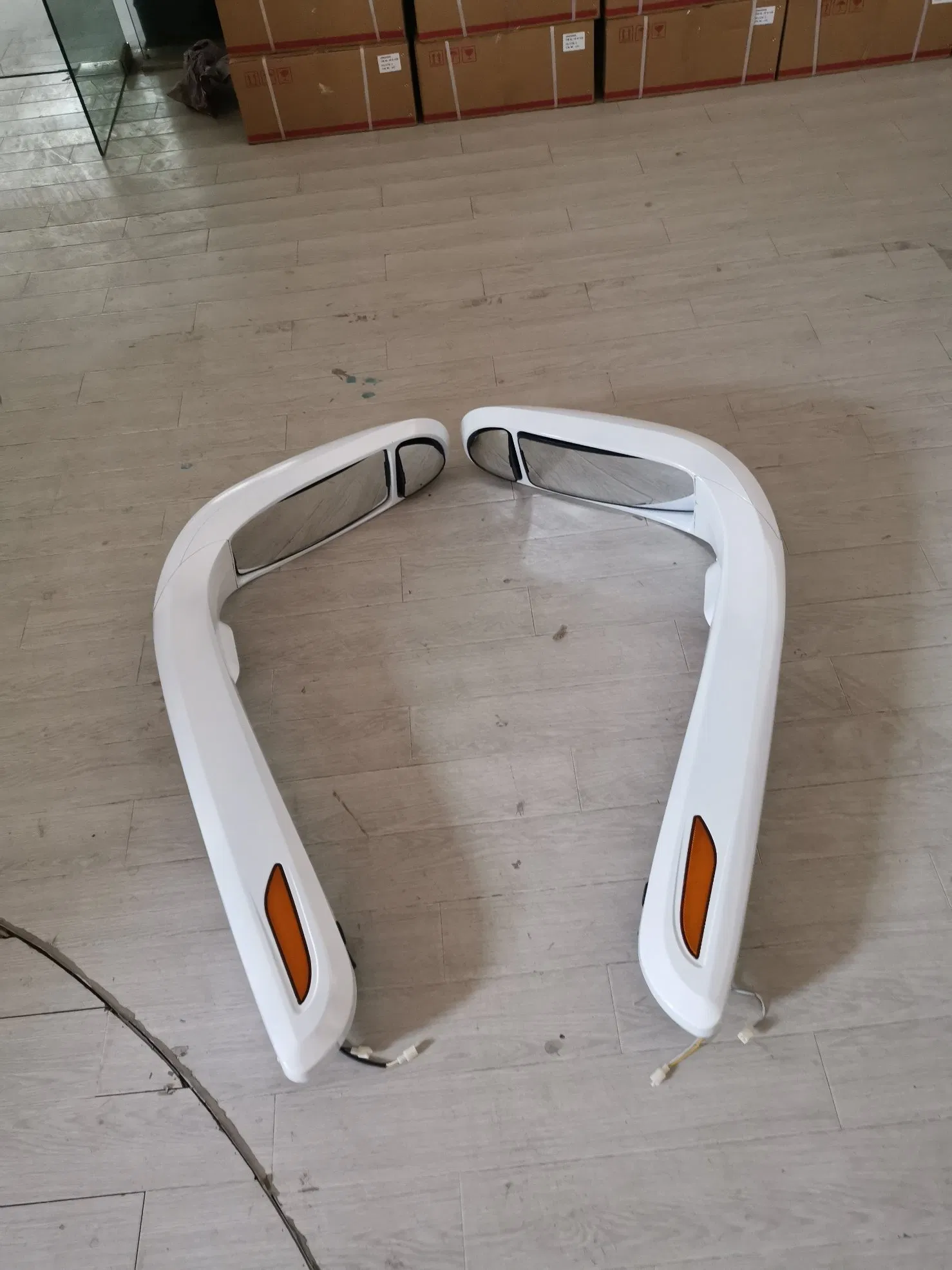 Зеркало боковое заднего вида Laksana для автобусов