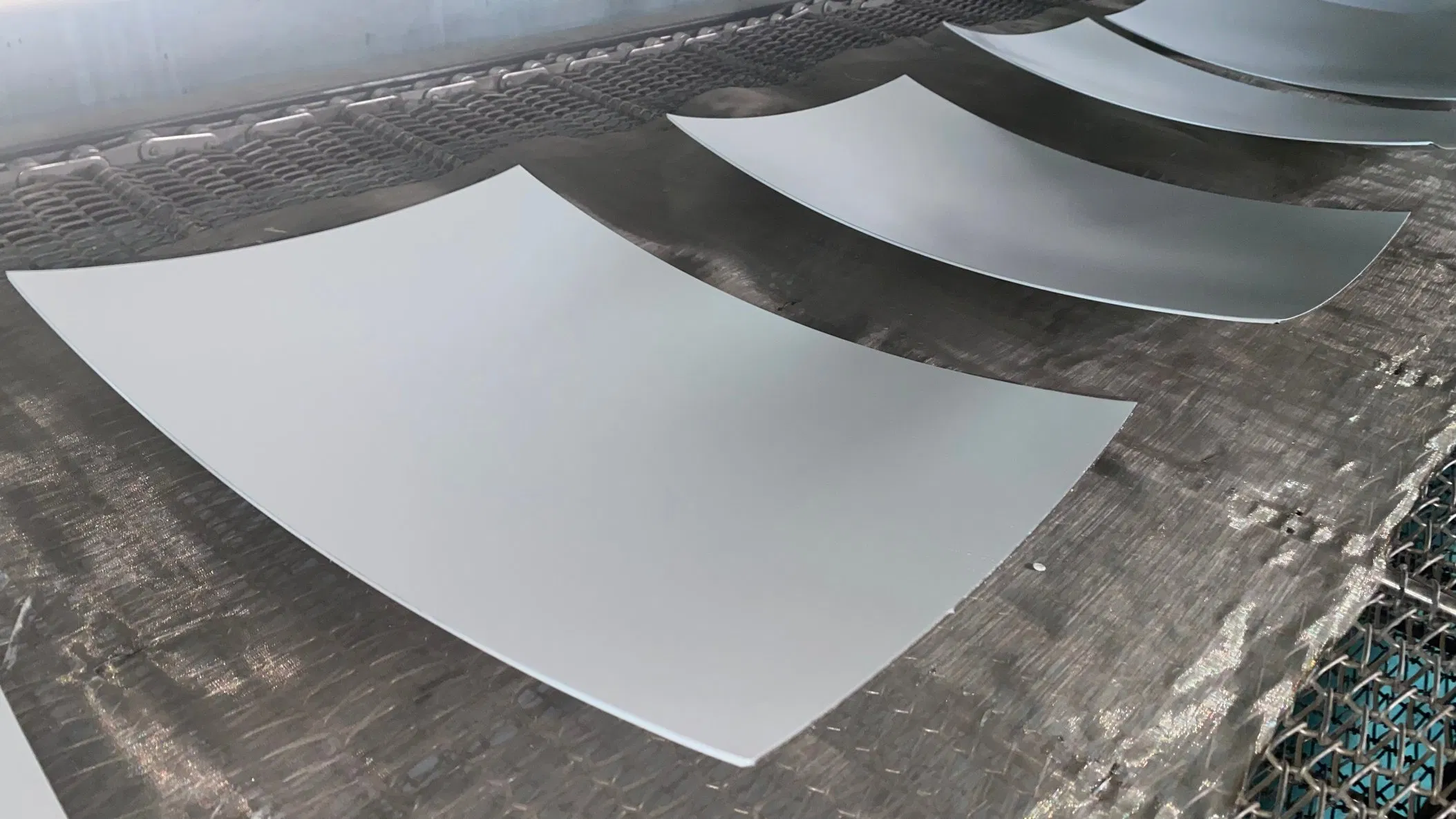 Зеркало боковое внешнее автомобильное выпукло-вогнутое