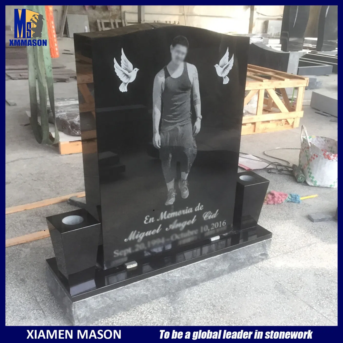Jet Black Headstone Laser Etching with Vases for Wholesale Graniate Monument