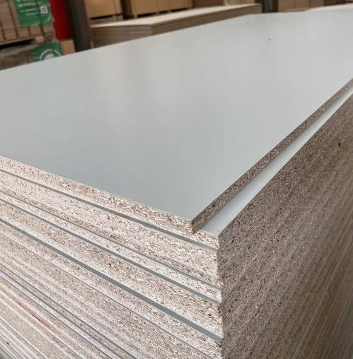 FSC Cheap Price 4X8 18mm Flakeboard White Melamine Particle Board for Cabinets