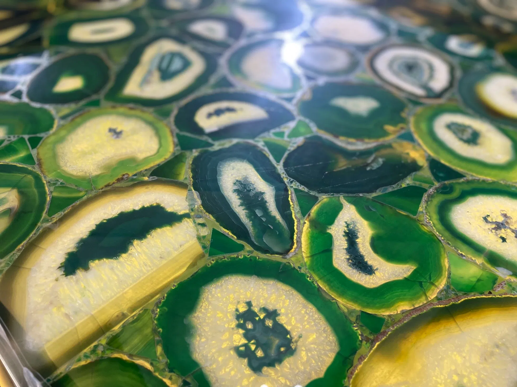 China Transparent Semi Precious Stone for Decoration, Bar Top, Table Tops, Wall Background