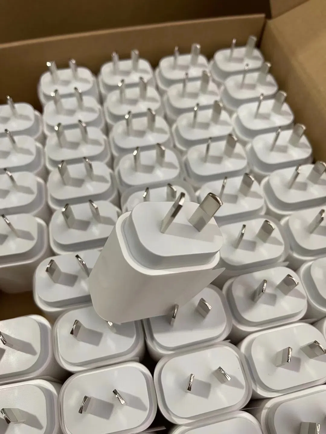 Universal 20W Power Adapter Us UK EU Au Plugs for Convenient Travel Charging Charger