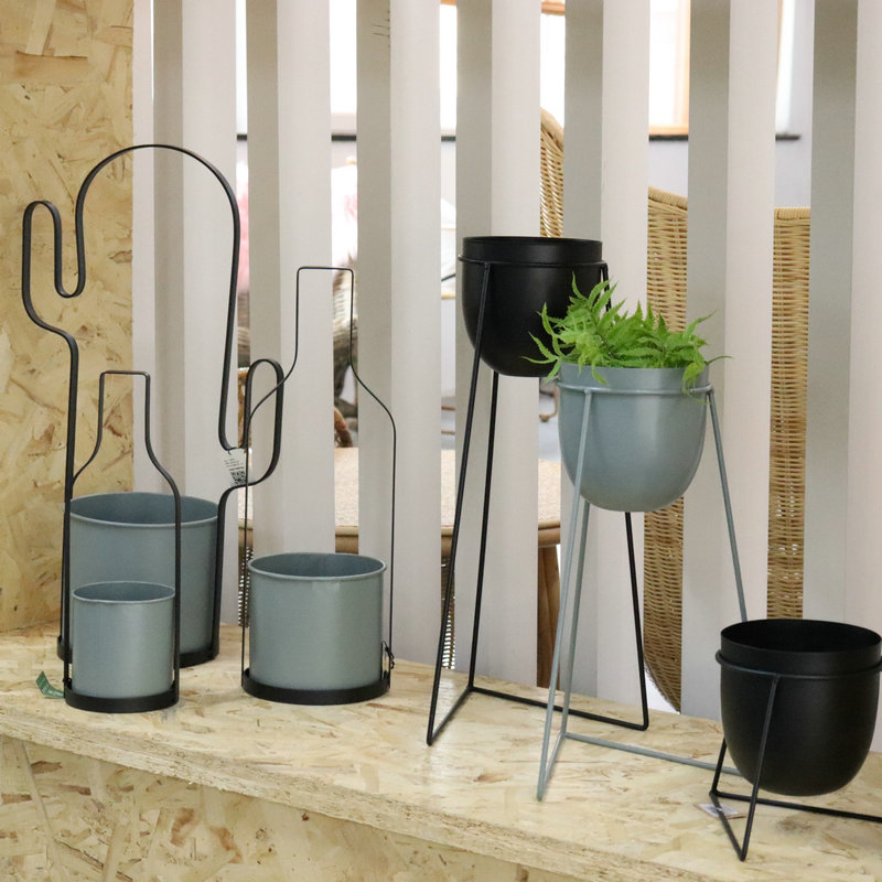 Modern Plant Stand for Home Deco and Decoration with Catus Shape