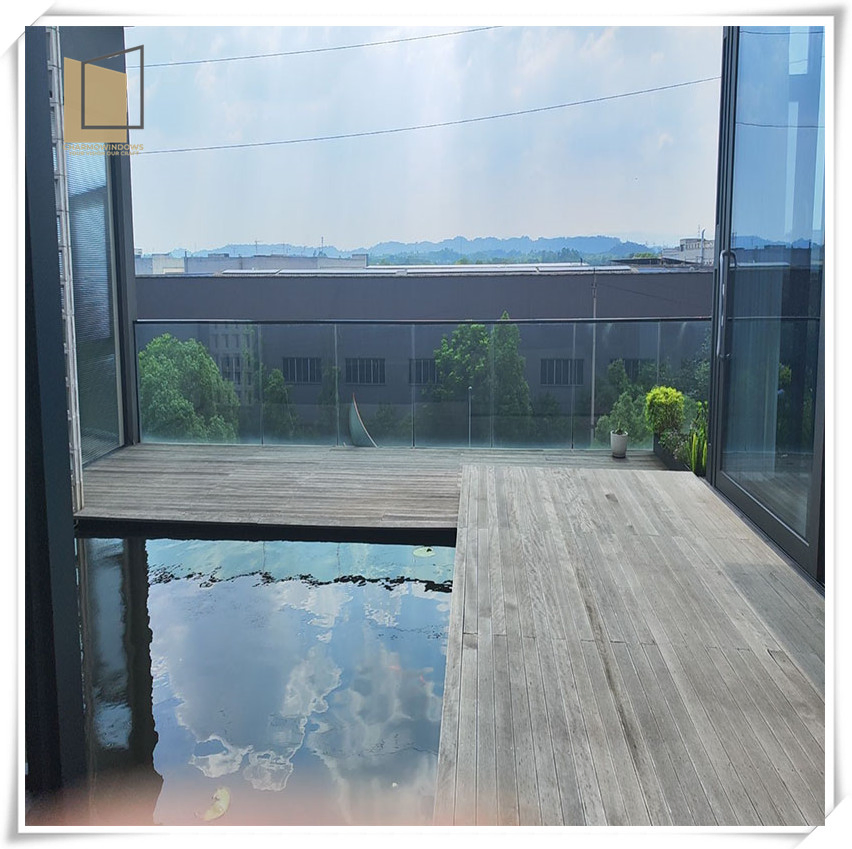 High Intensity Laminated Glass for Seaside Villa Corrosion Proof Aluminum Balcony Railing