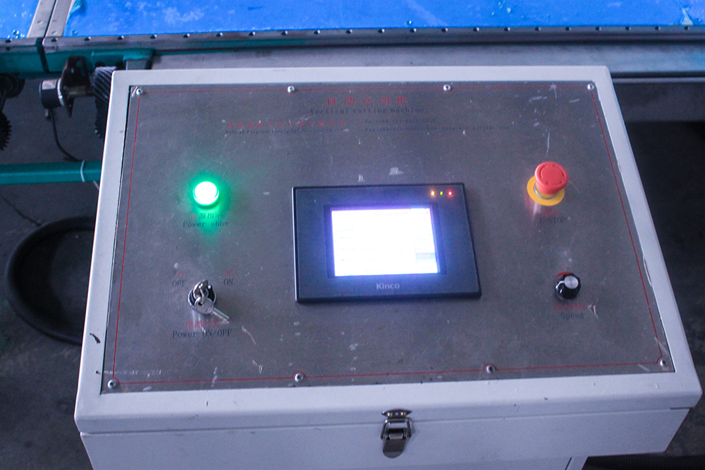 Ленточная пила вертикальная автоматическая для листового материала