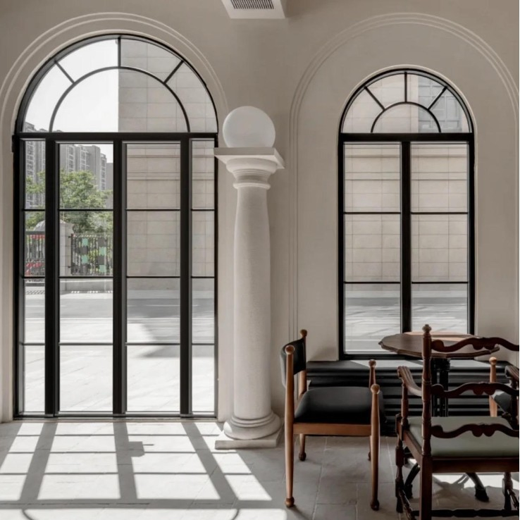 Metal Window with a Heavy Duty Frame and PVC Window with a Sound Blocking Property