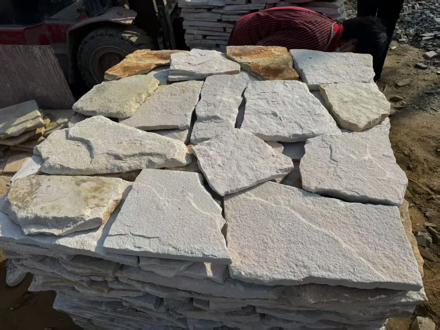 Stacked Stone Veneer Irregular White Sandstones Loose Stones for Wall Facade Decoration