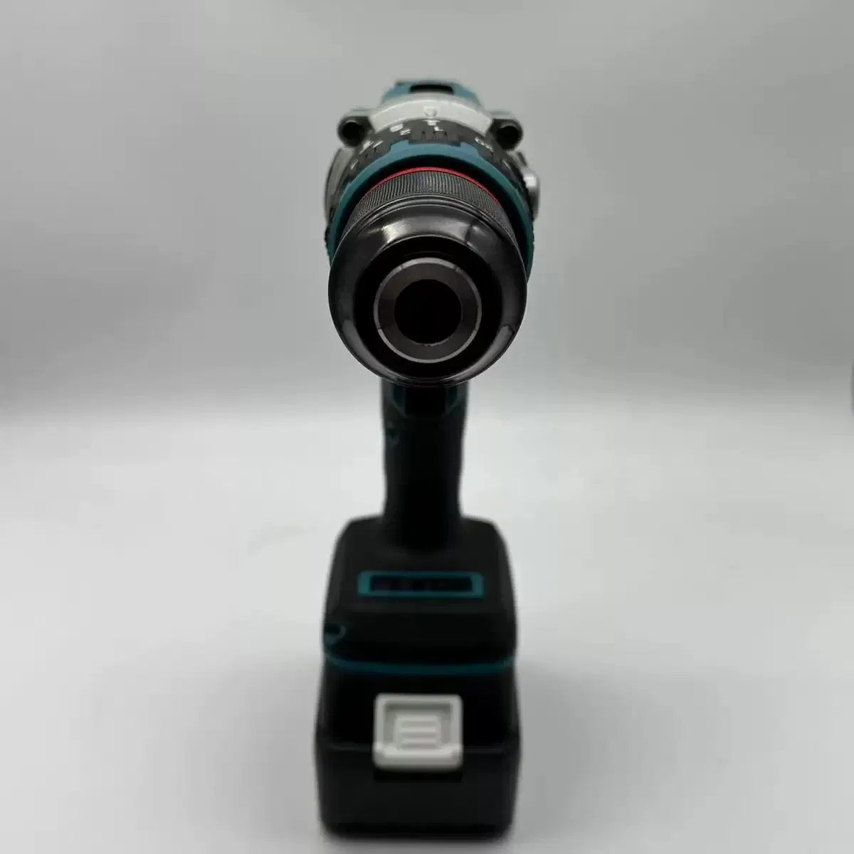 Аккумуляторный ударный шуруповерт 21В, набор