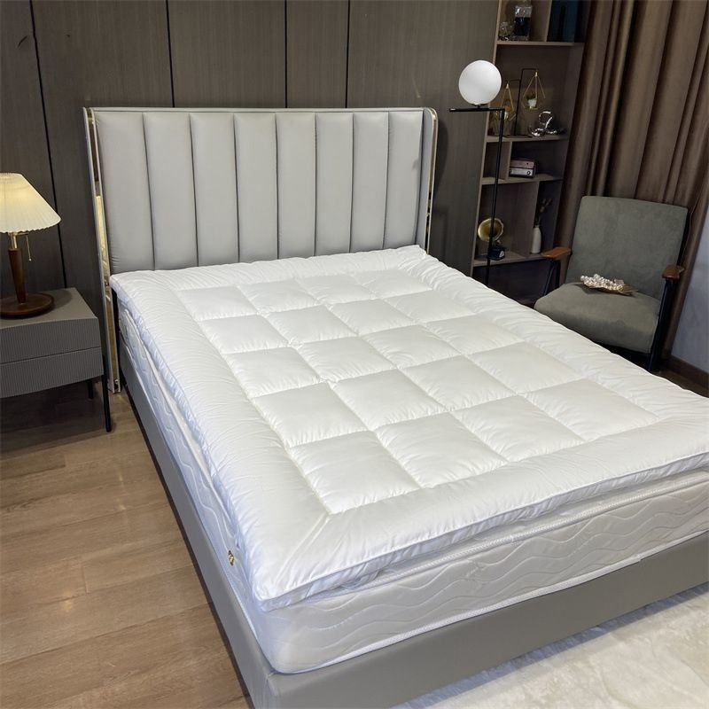 Wholesale Box Stitched Breathable Topper Foldable Quilt Mattress Cover