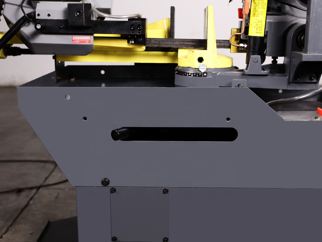 Ленточная пила по металлу автоматическая широкополосная