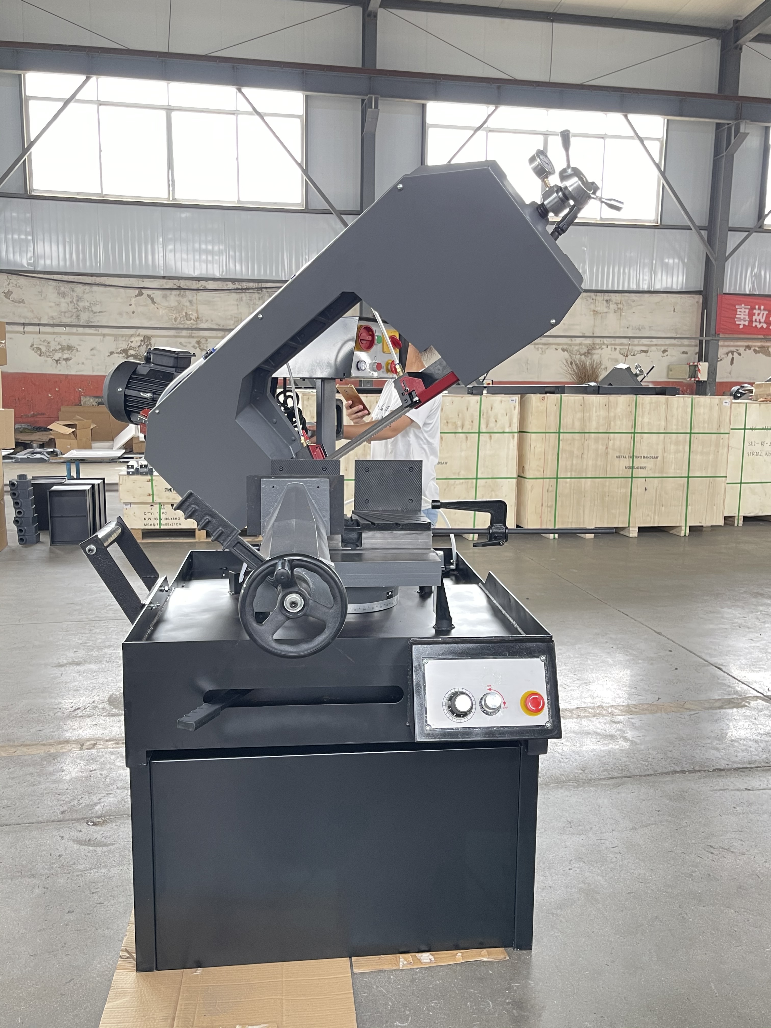 Пила ленточная горизонтальная по металлу ременной привод