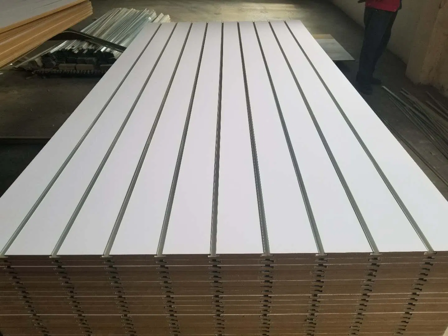 Melamined MDF Slot Board with Alumium Profile for Super Market Usage