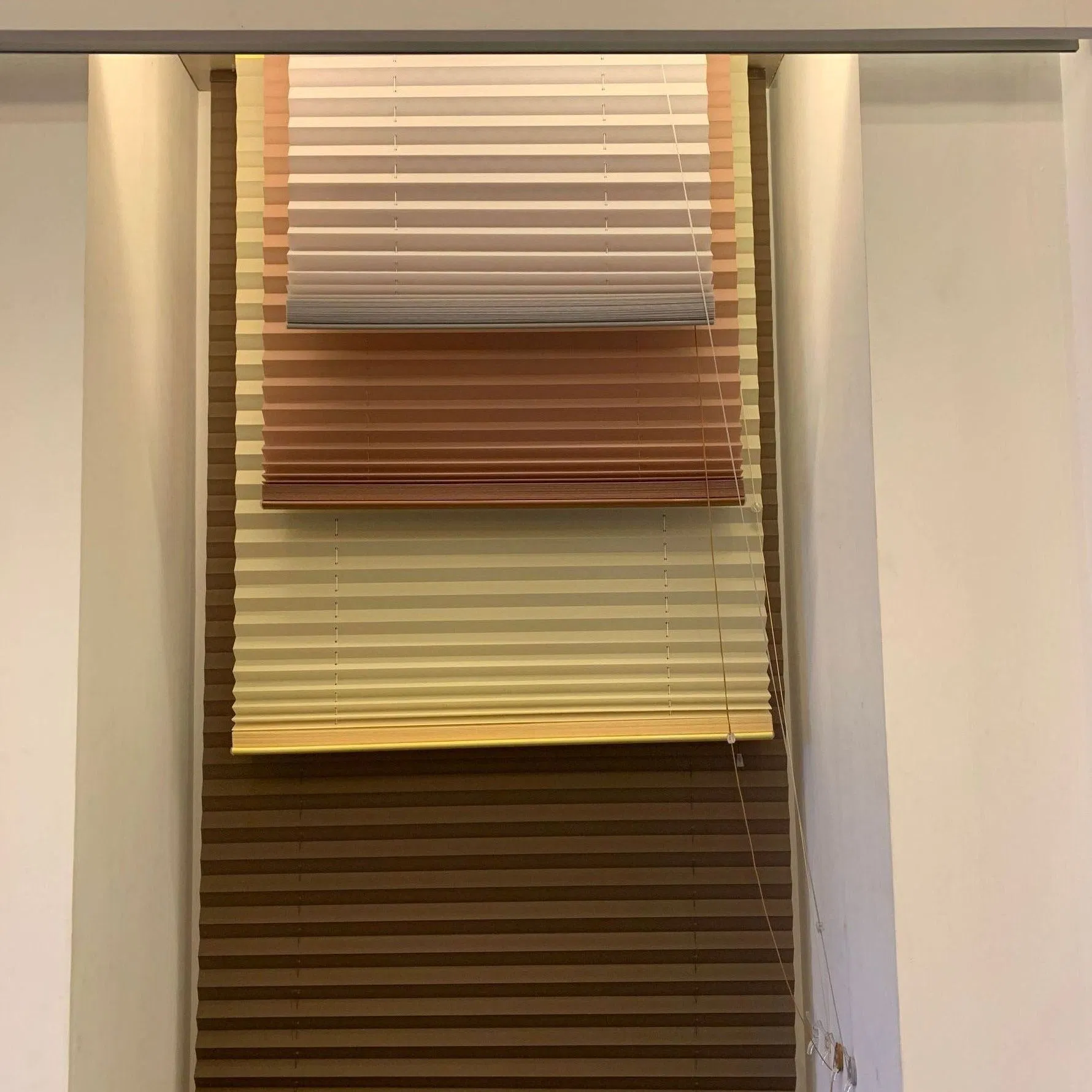 Vikson Wholesale Manufacture Sun Shading up and Down Window Curtain Pleated Blinds