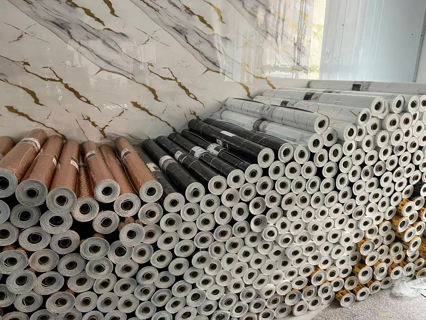 Самоклеящиеся обои под мрамор для стен