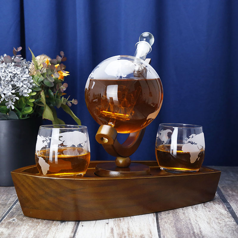 Wholesale Rotatable Sailboat Shape Glass Wine Decanter Bubbler Craft Bottle Special-Shaped Fermentation Jar Earth Instrument Liquor Divid