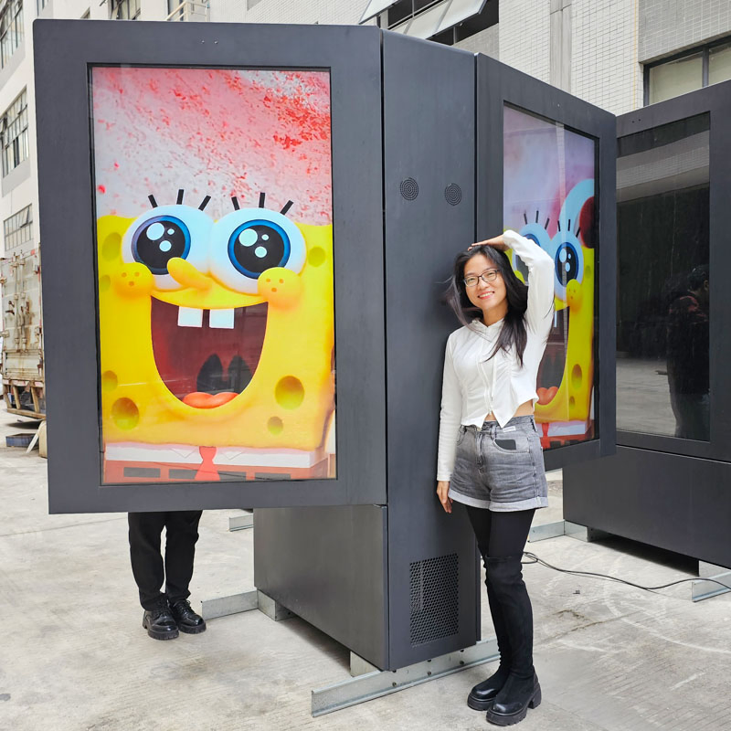 Уличный рекламный дисплей-тотем 43-65 дюймов, IP55/IP65, 2000 нит