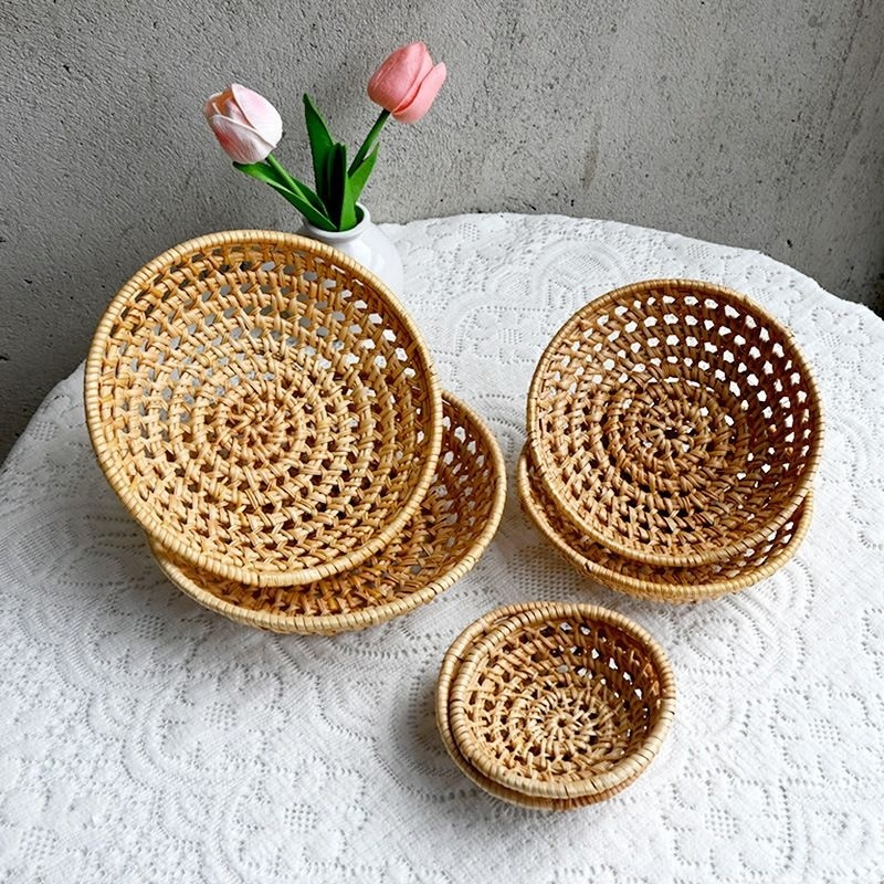 Handwoven Vietnamese Autumn Rattan Storage Basket Hollow Woven Fruit Bread Serving Tray Desktop Organizer Wholesale OEM