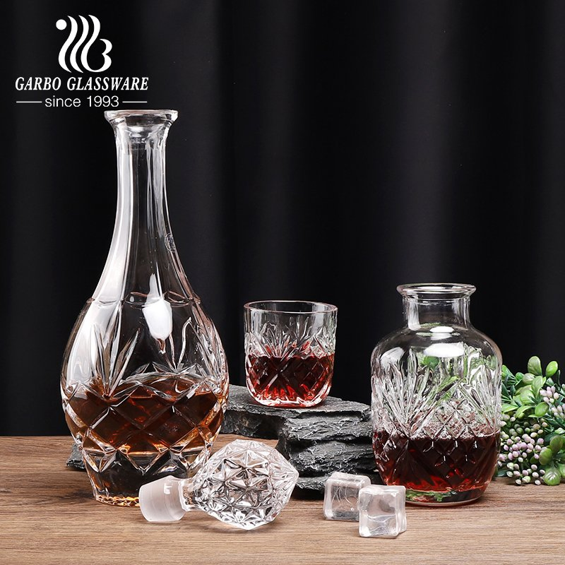 High-Quality 800ml Glass Wine Bottle Whisky Decanter Crystal Collection Carafe Beer Storage Wholesale Glass Decanter Set with Stopper