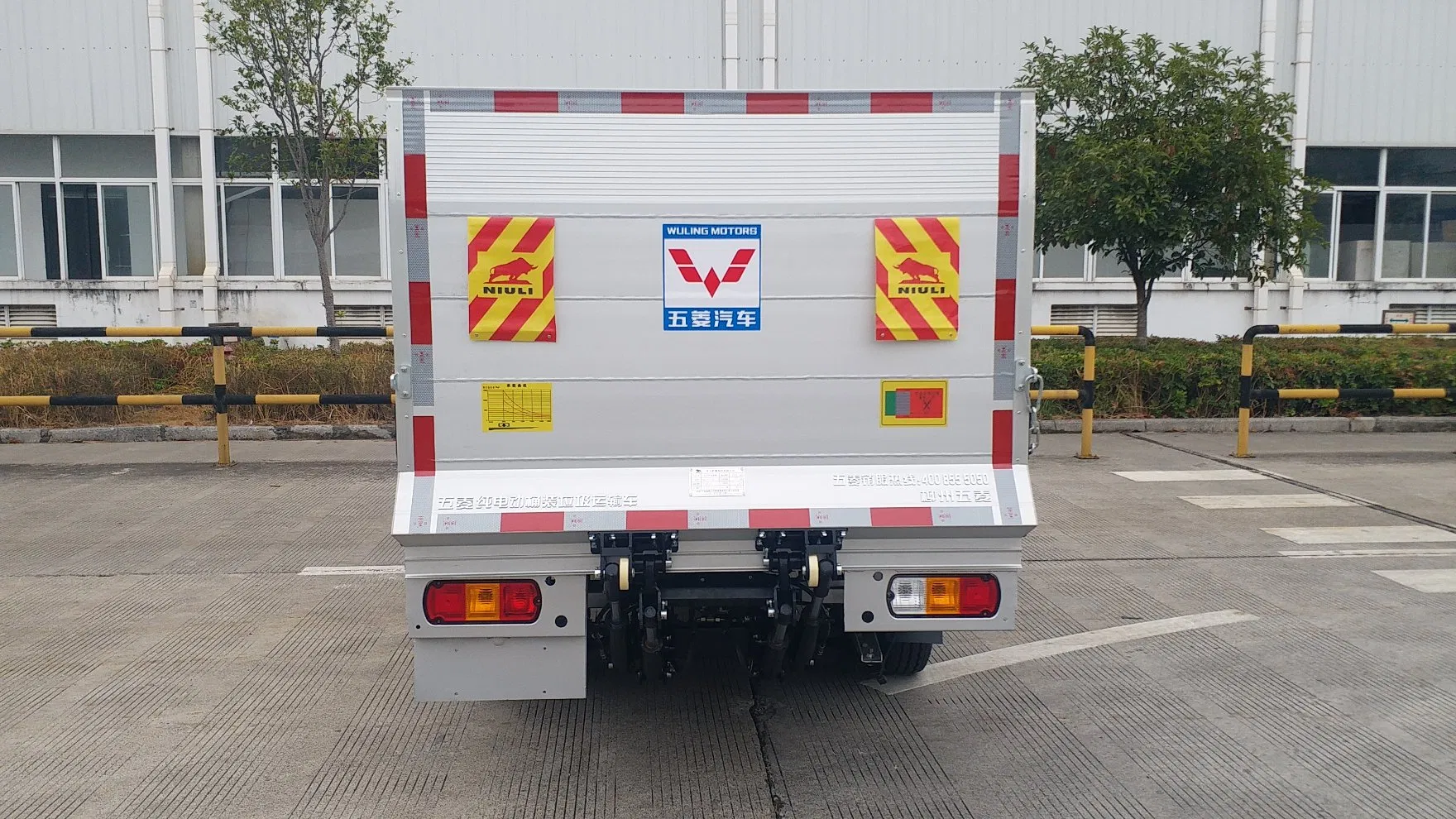 Niuli Light Strong Compact Tail Lift for Vehicles CE Certified