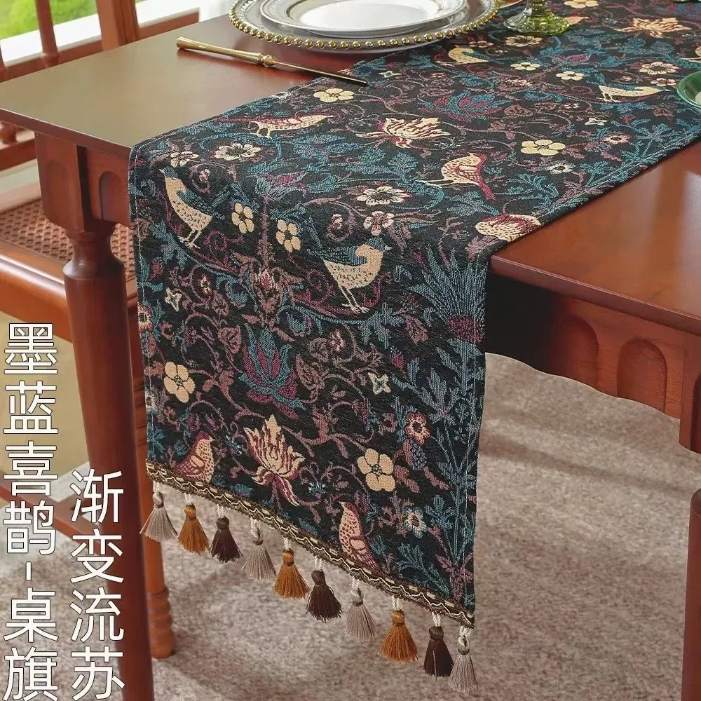 Christmas Jacquard Polyester Cotton Dining Table Runner with Tassels MOQ 10PCS