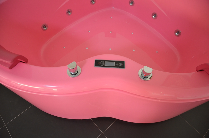Угловая ванна с гидромассажем, розовая, в форме сердца