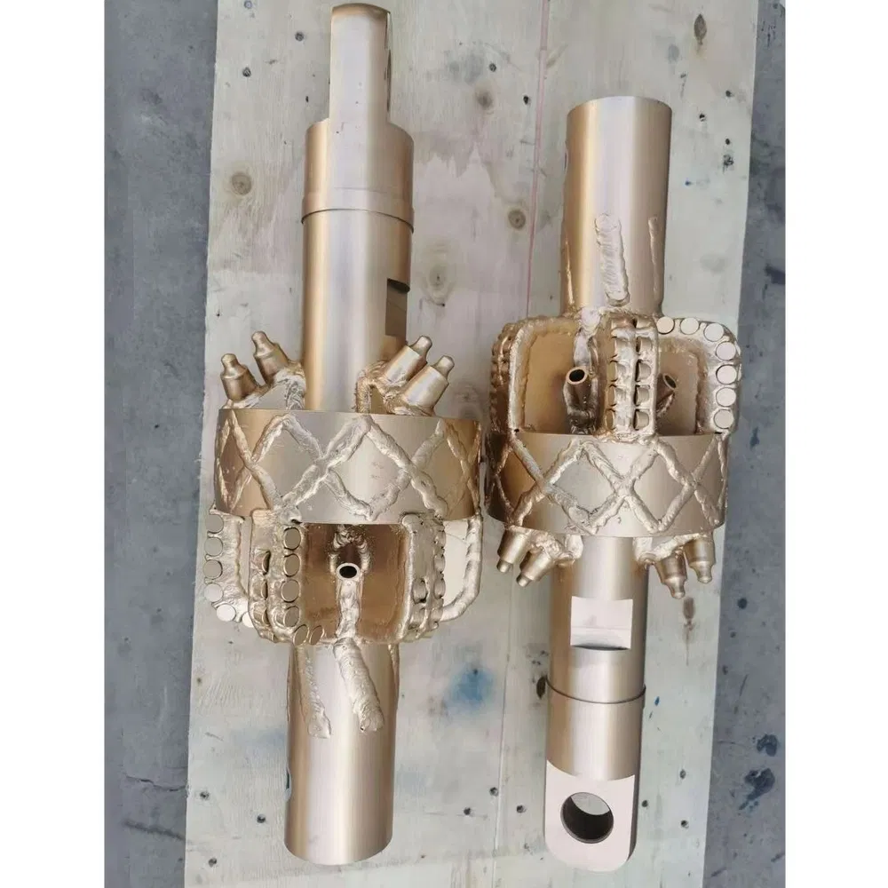 Трехконусный расширитель скважин для трубопроводов