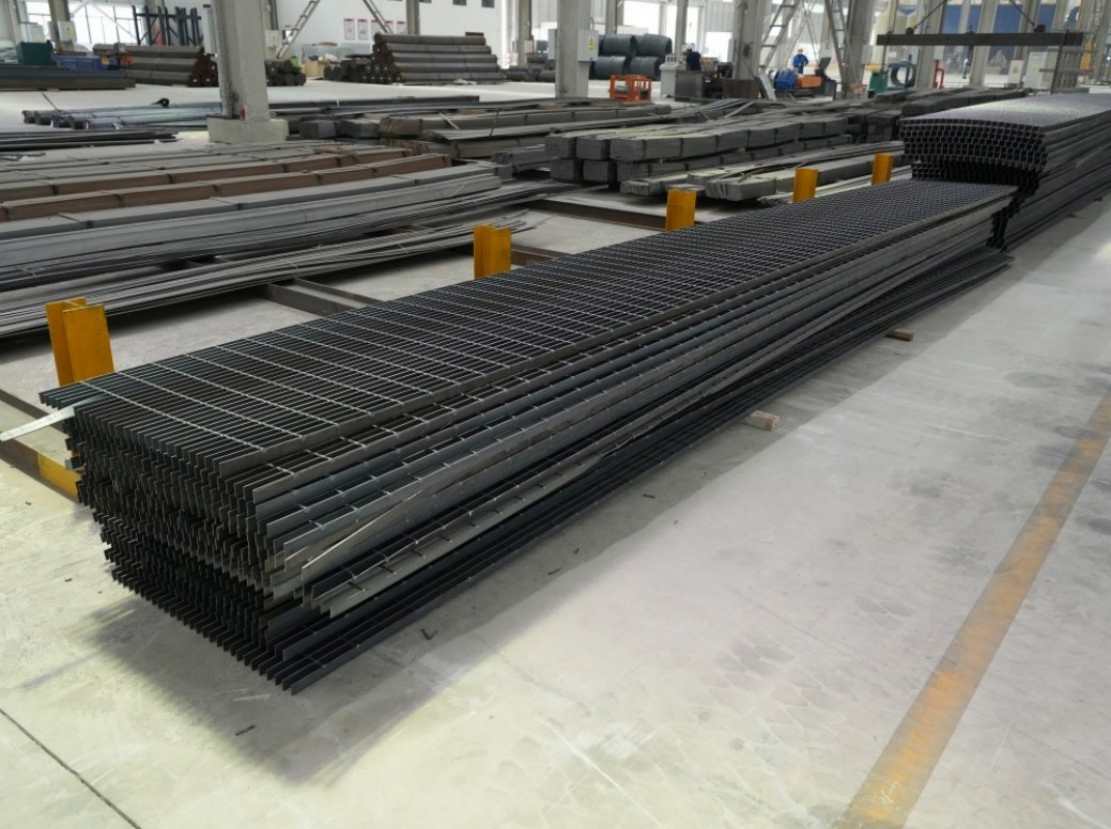 Serrated Multi-Function Galvanized Industrial Steel Grating with High Load-Bearing Capacity