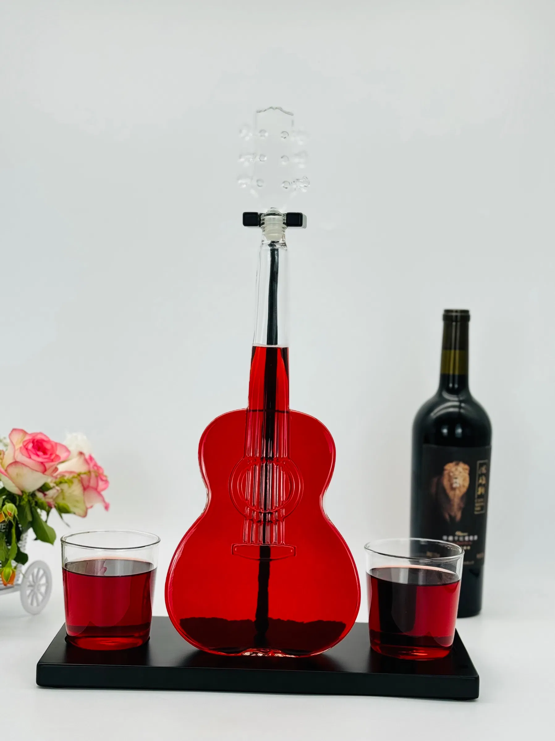 Elegant Glass Wine Decanter with Stopper and Pourer