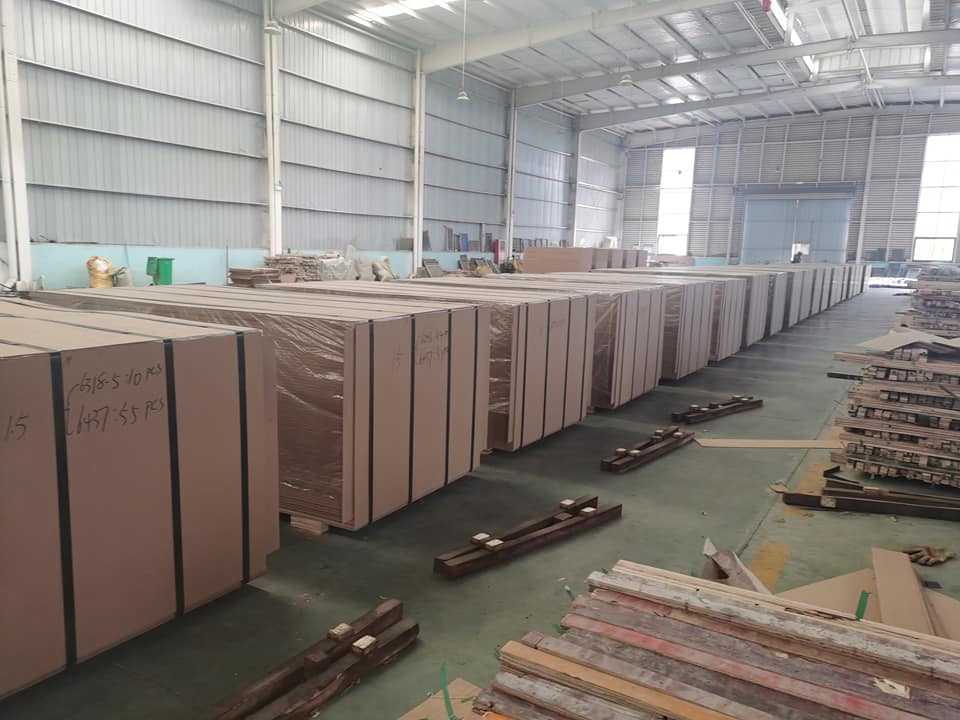 Melamine High Gloss Veneer MDF Panel with Competitive Price