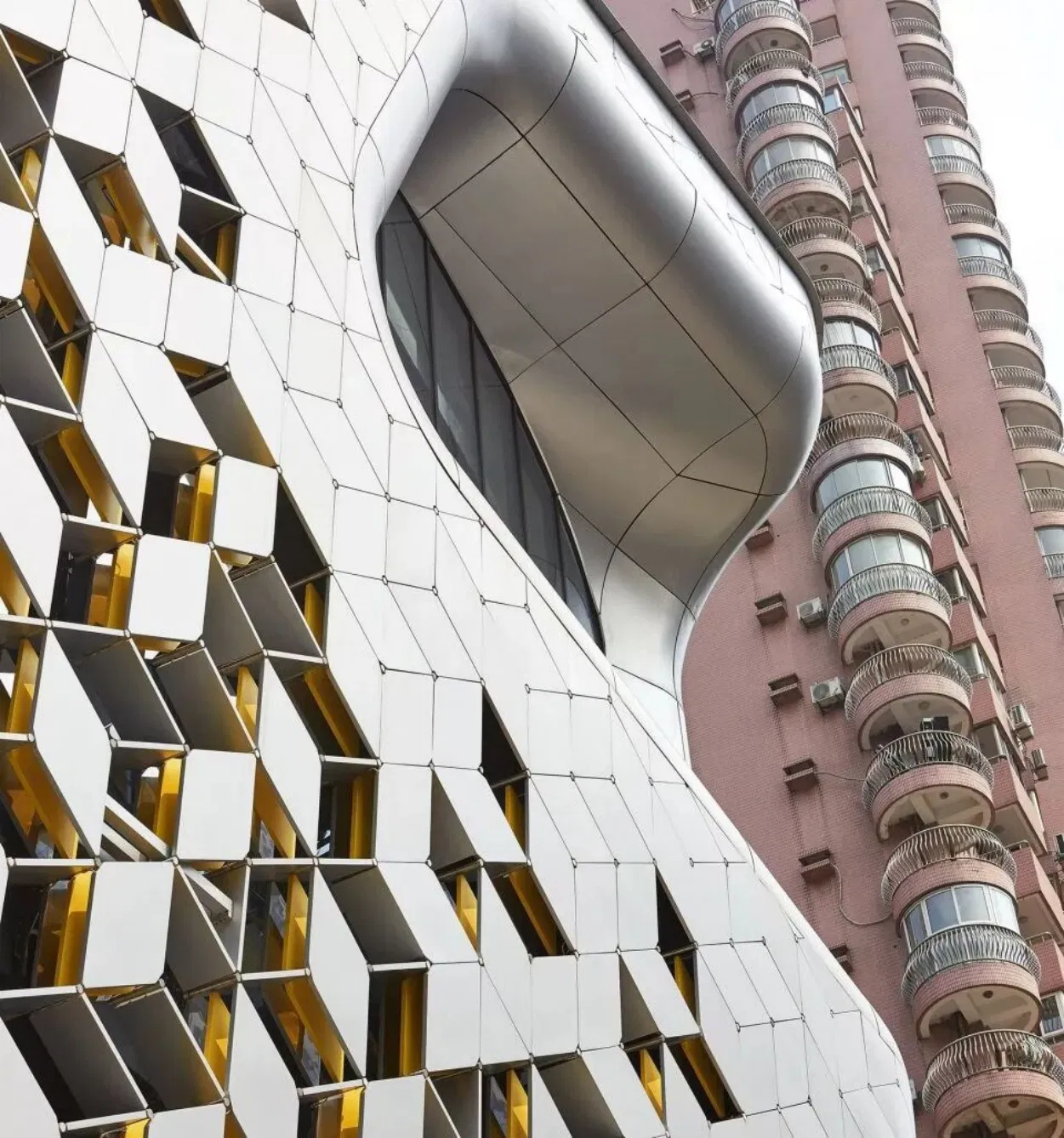 Energy-Saving High-Strength Sturdy Outstanding Steel Glass Glazing Curtain Wall